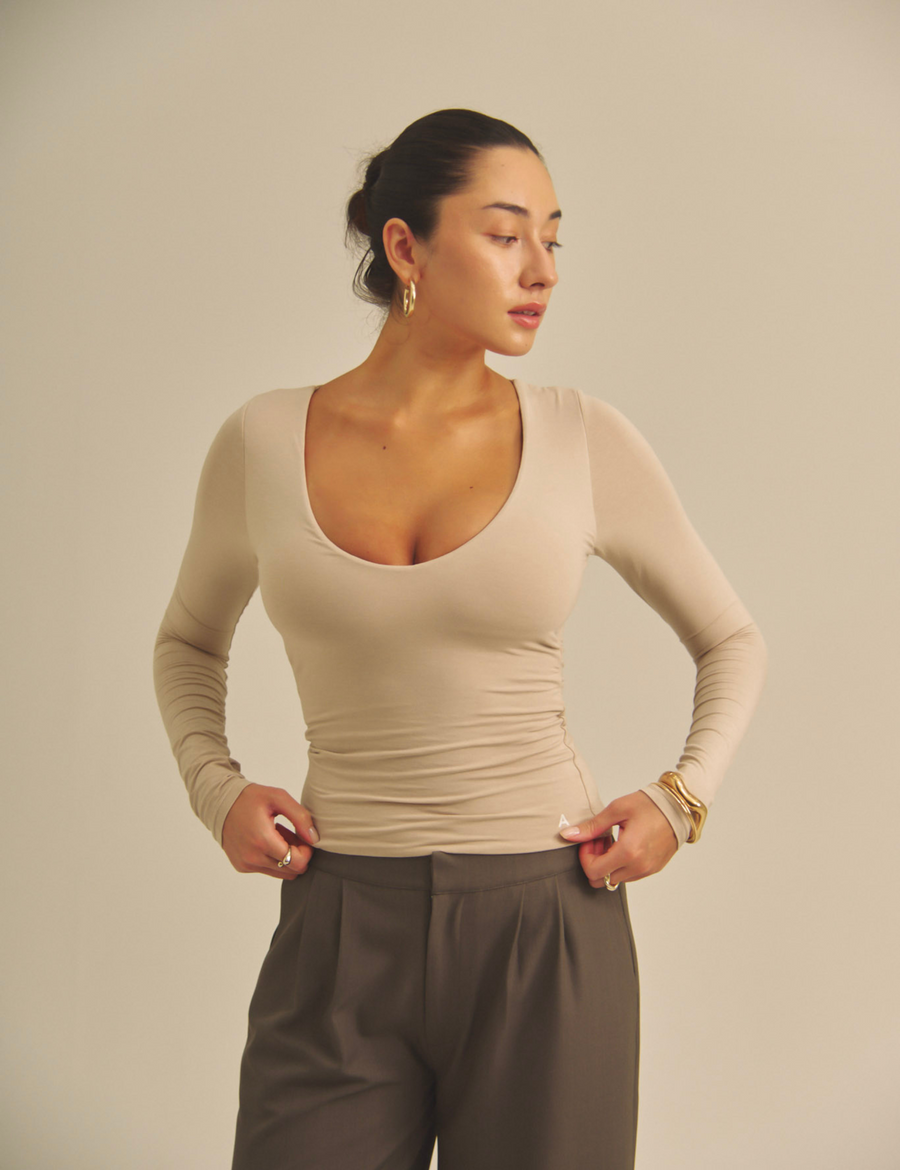 Aurafit V-Line Padded Longsleeve / 亜麻色(greige)