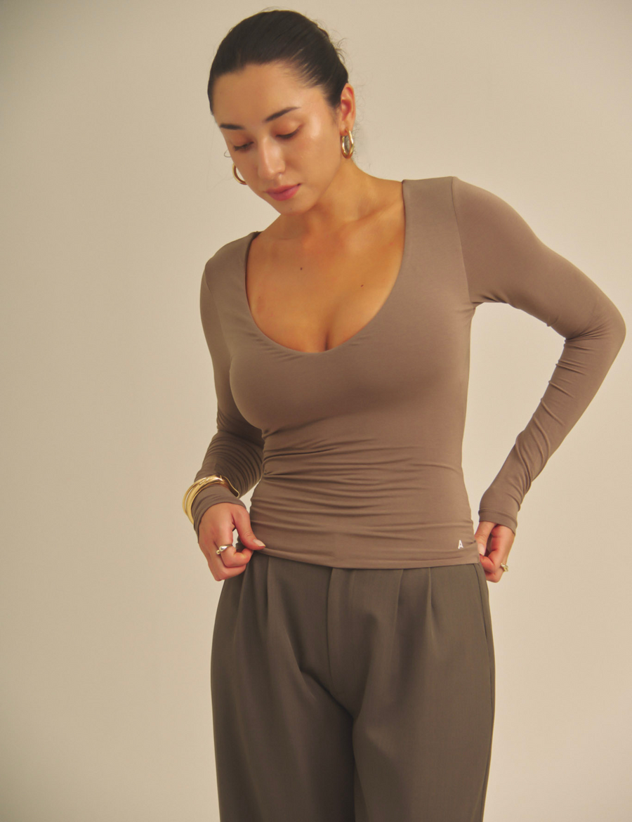 Aurafit V-Line Padded Longsleeve / 紫鼠(charcoal)