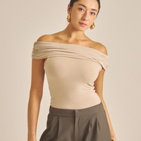 Elegant Draped Padded Top / 亜麻色(greige)