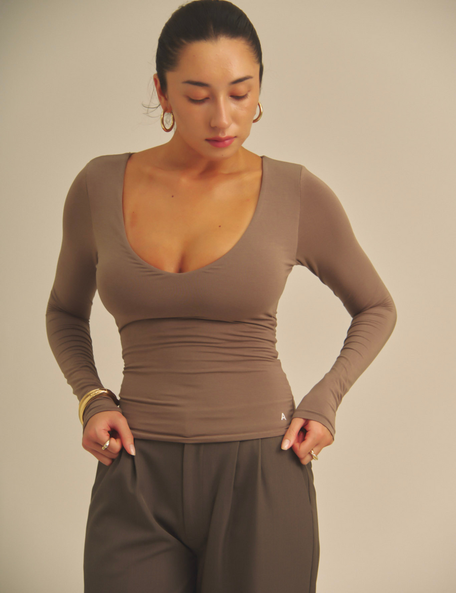 Aurafit V-Line Padded Longsleeve / 紫鼠(charcoal)