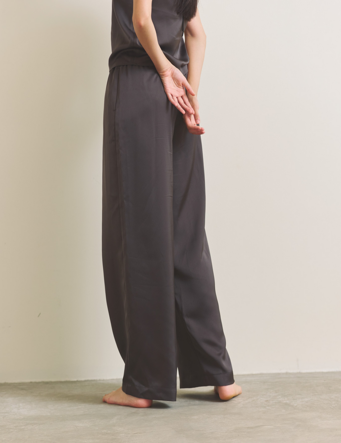 Soft Terra Satin Pants / 枯茶(brown)