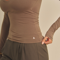 Aurafit V-Line Padded Longsleeve / 紫鼠(charcoal)