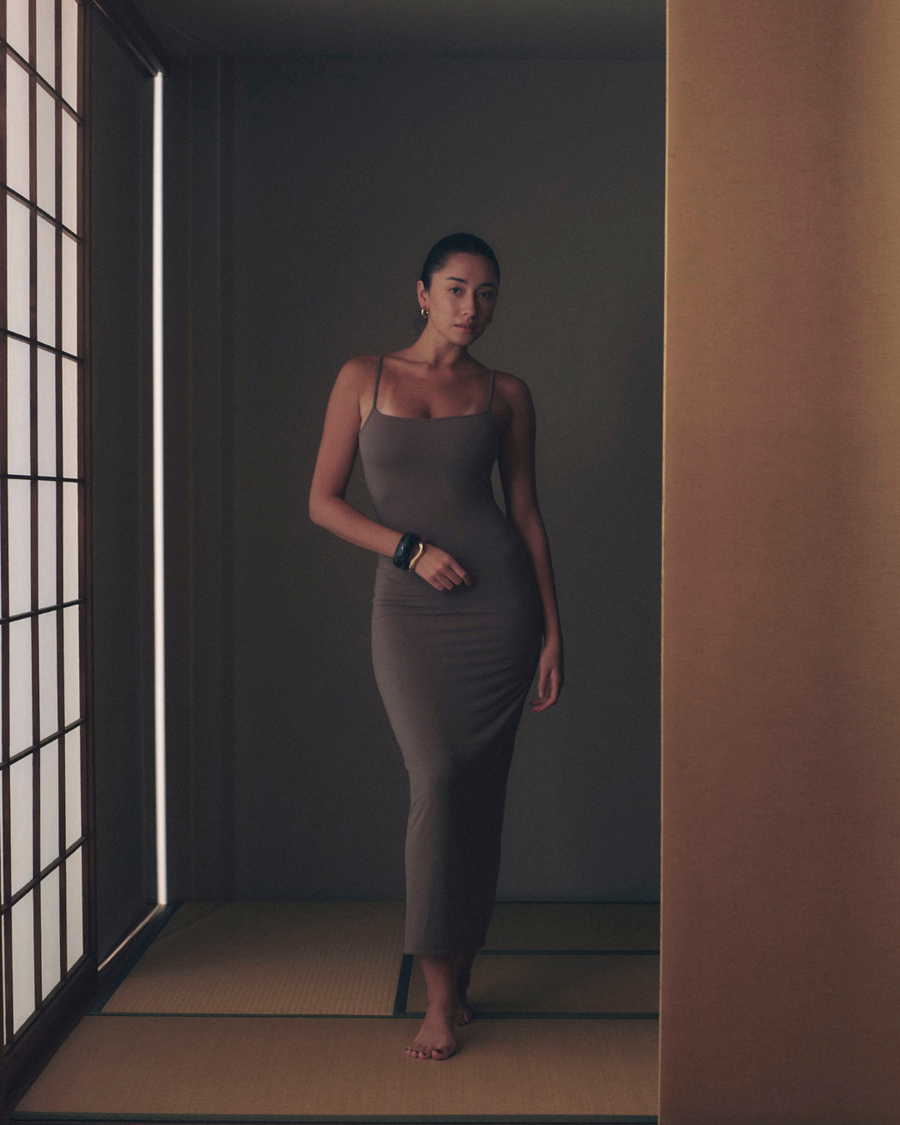 【9/27より発送】Aura Fit Padded Maxi Camisole Dress / 紫鼠(charcoal)
