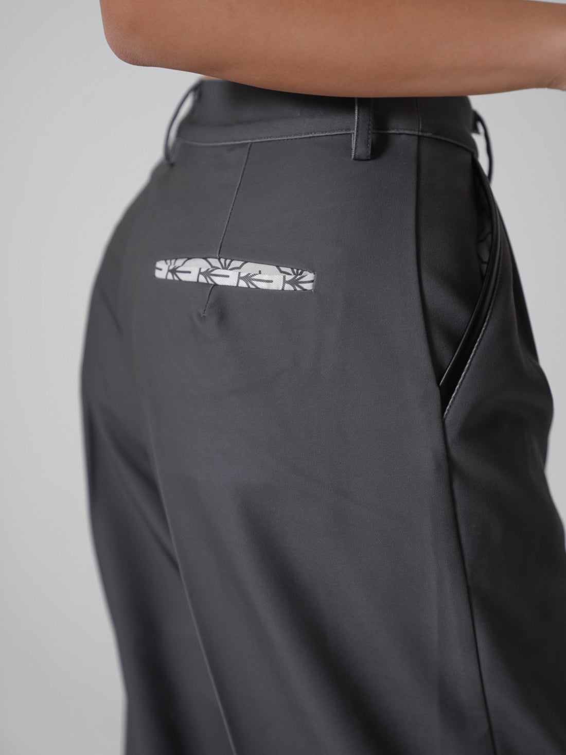luxe trouser pants / gray