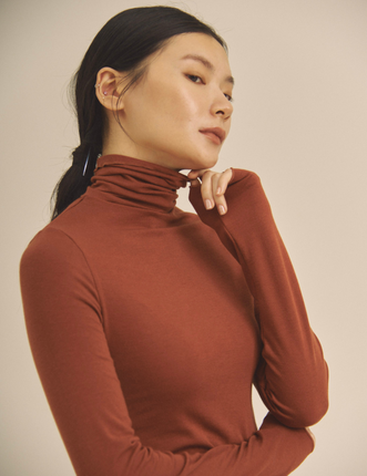 Sheer Grace Turtleneck / 赤丹 (Teracotta)