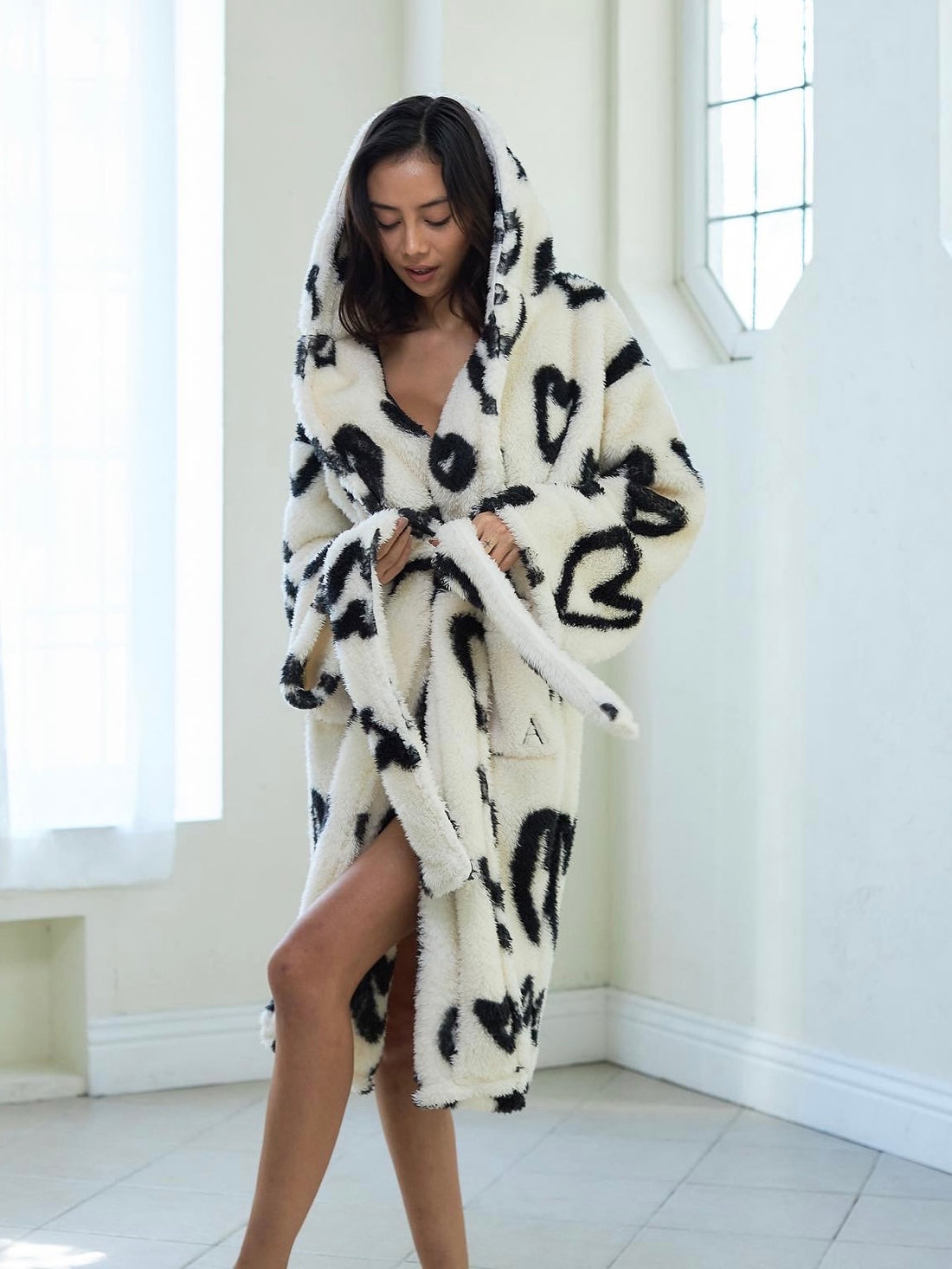 lightweight luxe fur robe / 白(white/heart print)