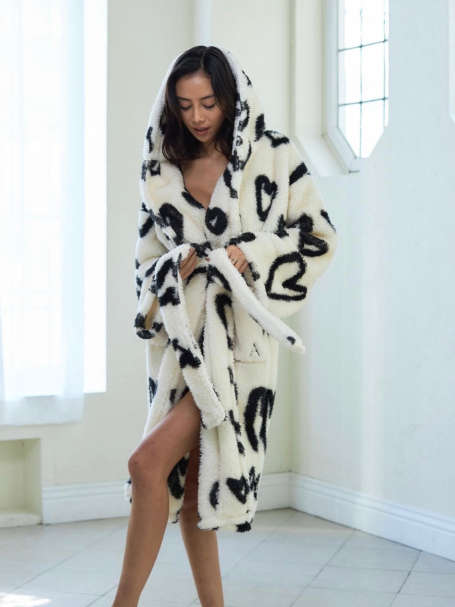 lightweight luxe fur robe / 白(white/heart print)