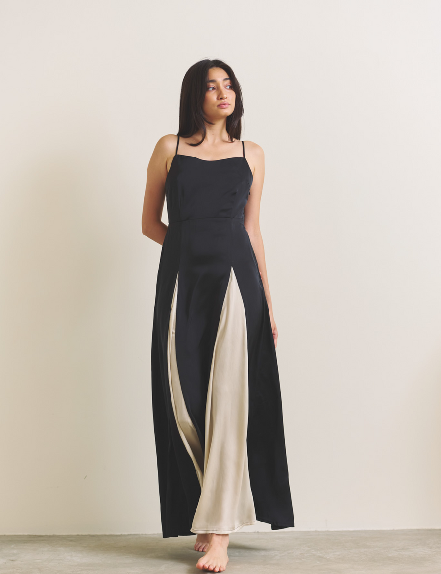 Rich Satin Bloom dress / 墨(black)