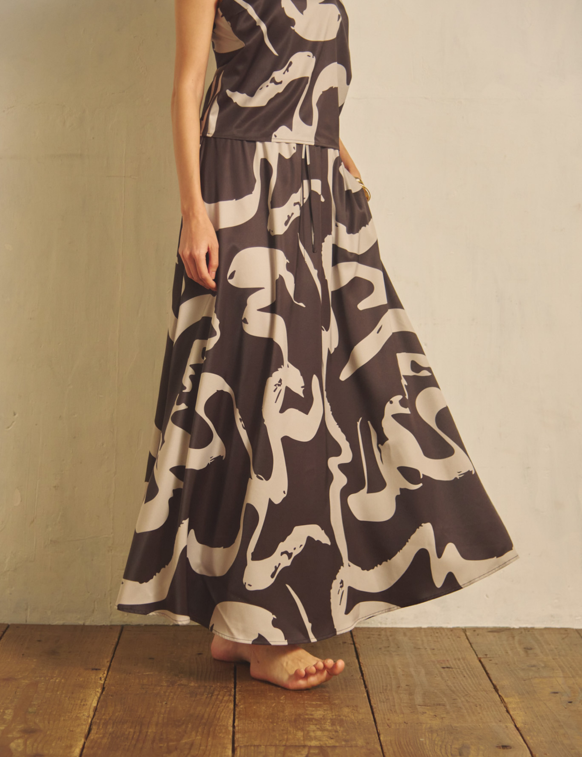 Fude Silky Satin Skirt / Kachiro (brown)