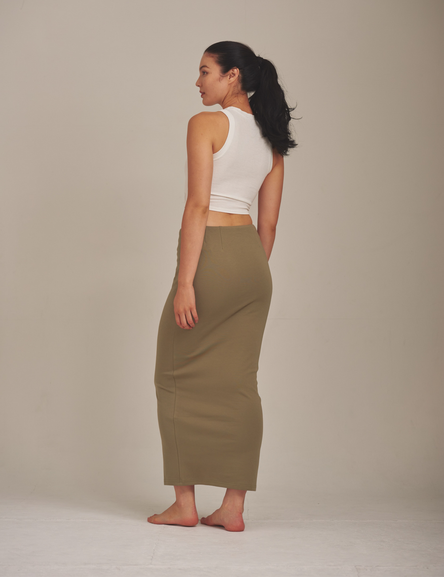 Curve Me Maxi Skirt / Matsuba (khaki)