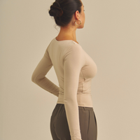 Aurafit V-Line Padded Longsleeve / 亜麻色(greige)