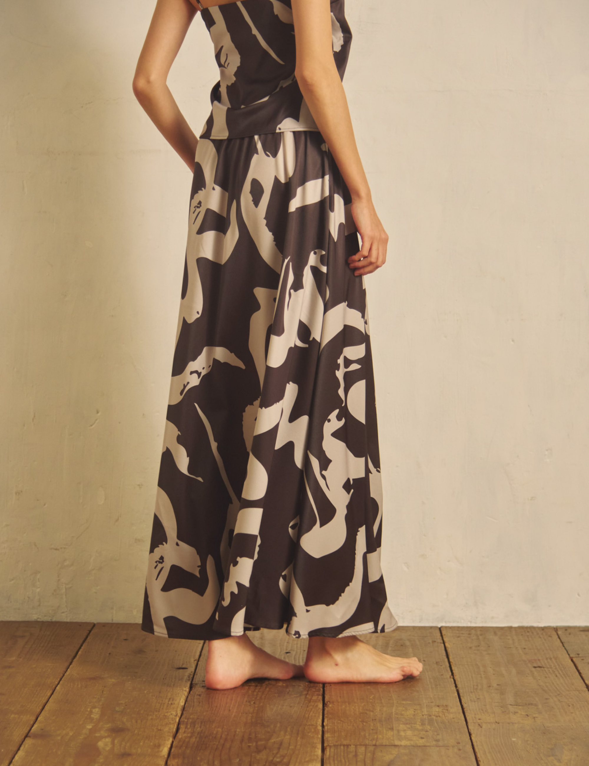Fude Silky Satin Skirt / Kachiro (brown)