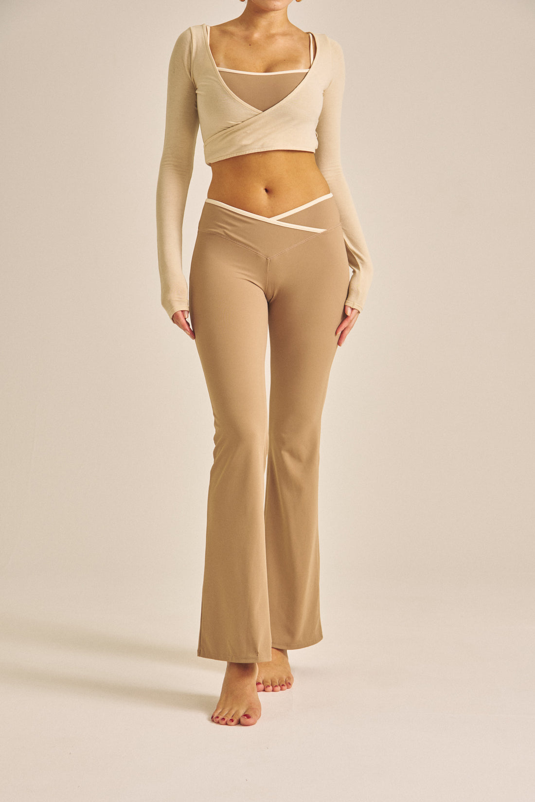 【COMING SOON】Maple Curve Flare Leggings / 白茶(beige)