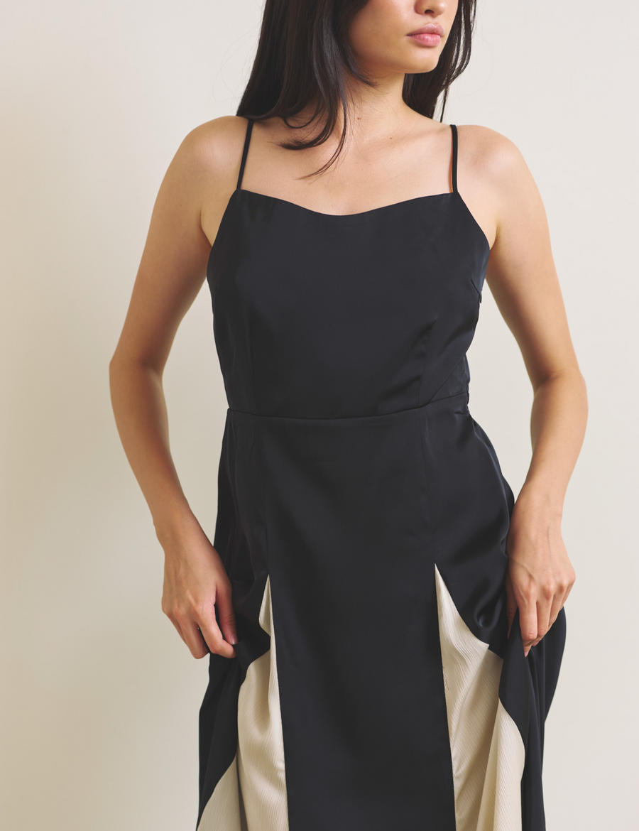 Rich Satin Bloom dress / 墨(black)
