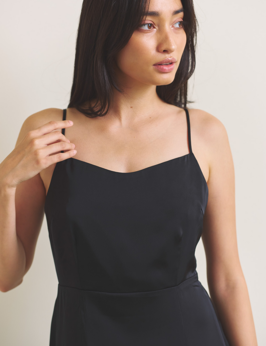Rich Satin Bloom dress / 墨(black)