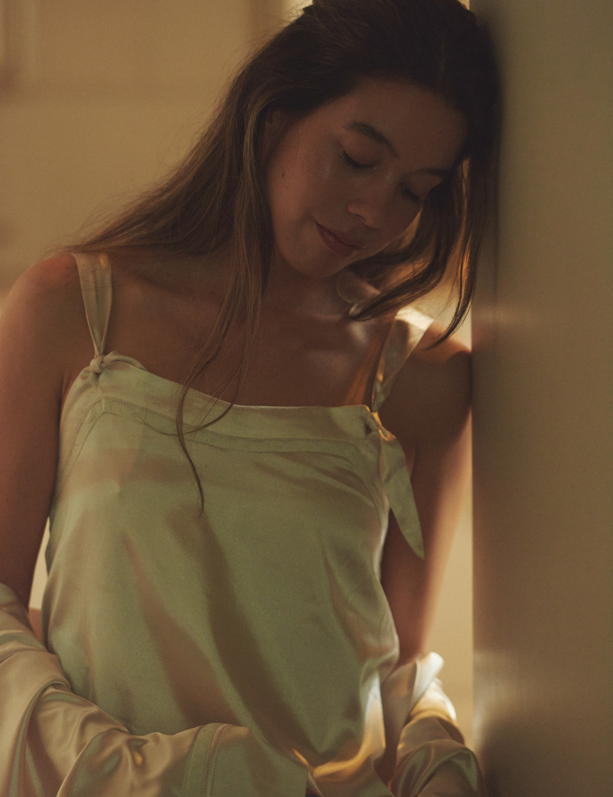 Sunlit Winery Silky Tanktop / 亜麻(gold)