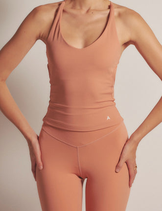 Aura Active Padded Halter Tanktop / 梅染(fig)