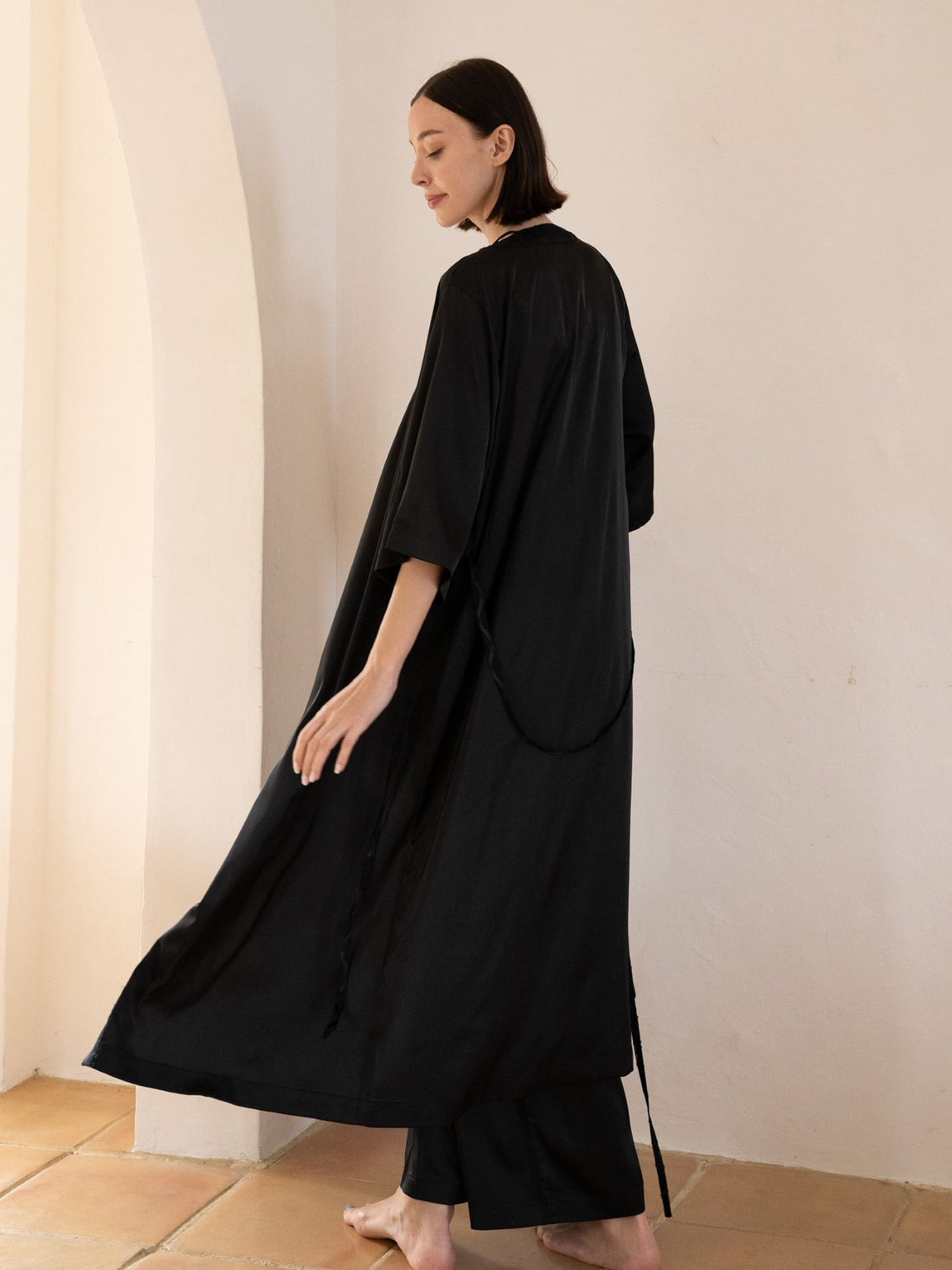 classic georgette satin robe / 墨(black)