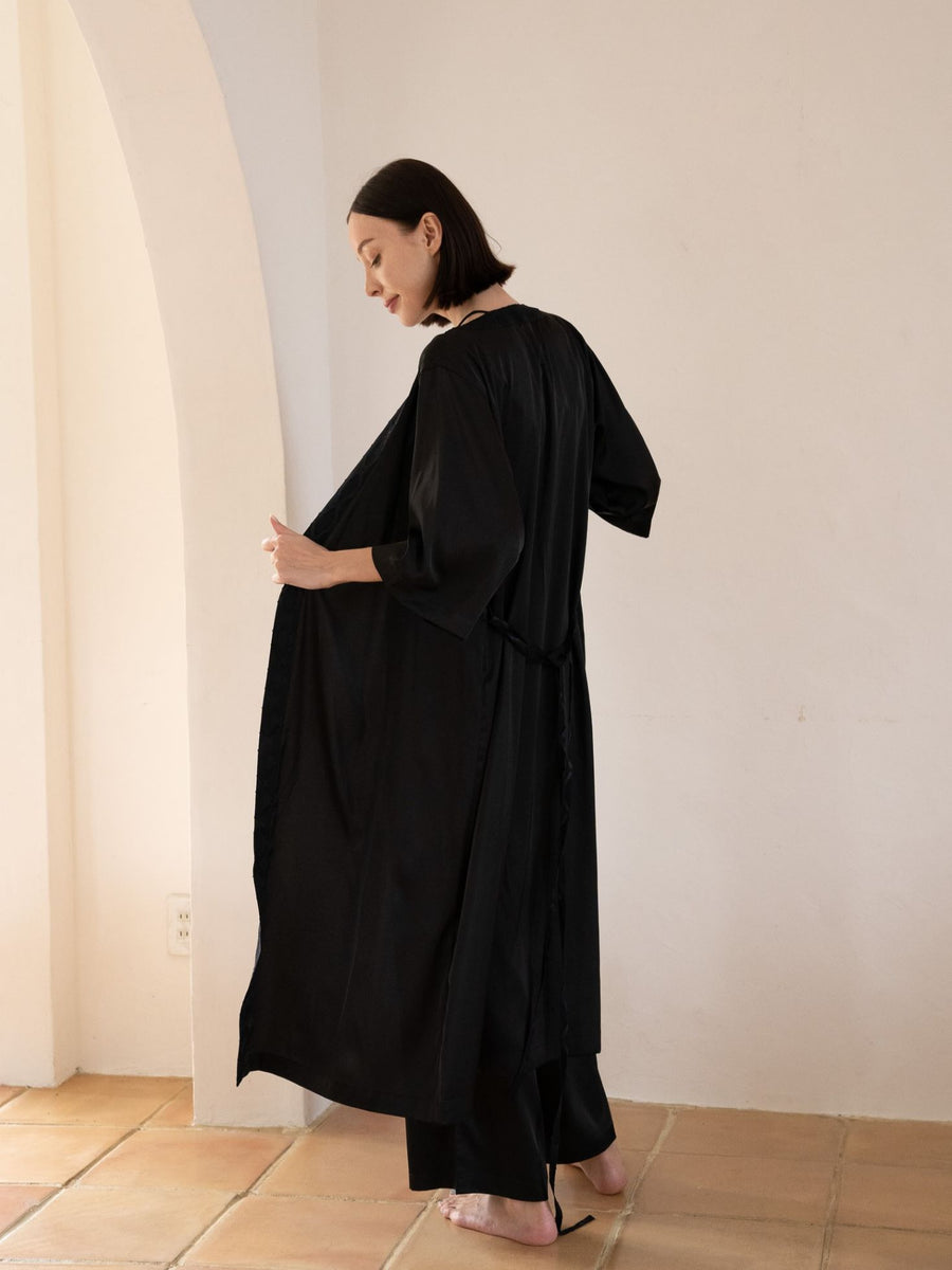 classic georgette satin robe / 墨(black)