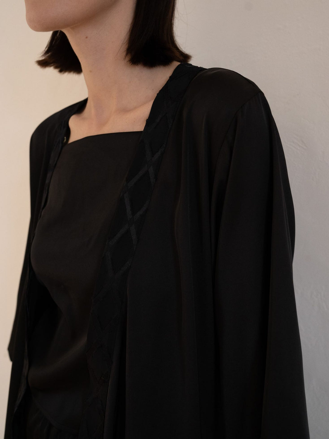 classic georgette satin robe / 墨(black)