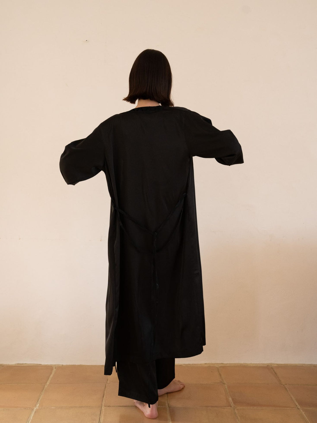 classic georgette satin robe / 墨(black)