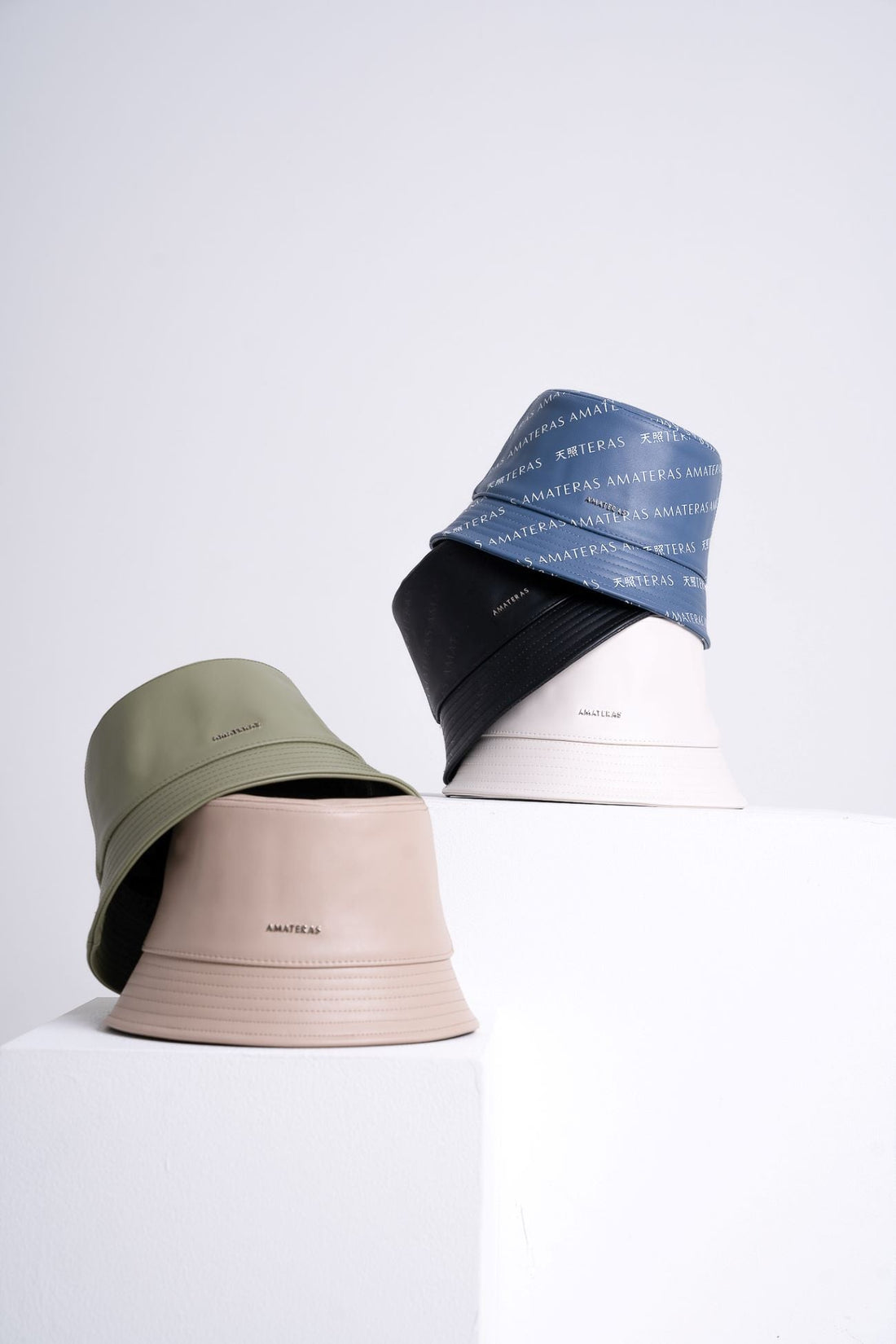 emblem bucket hat / blue logo