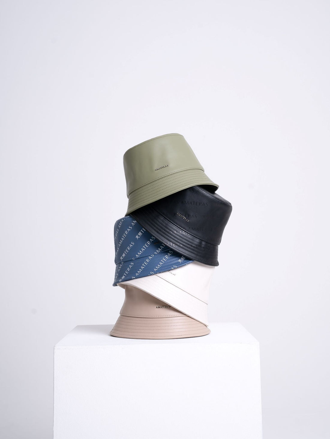 emblem bucket hat / blue logo