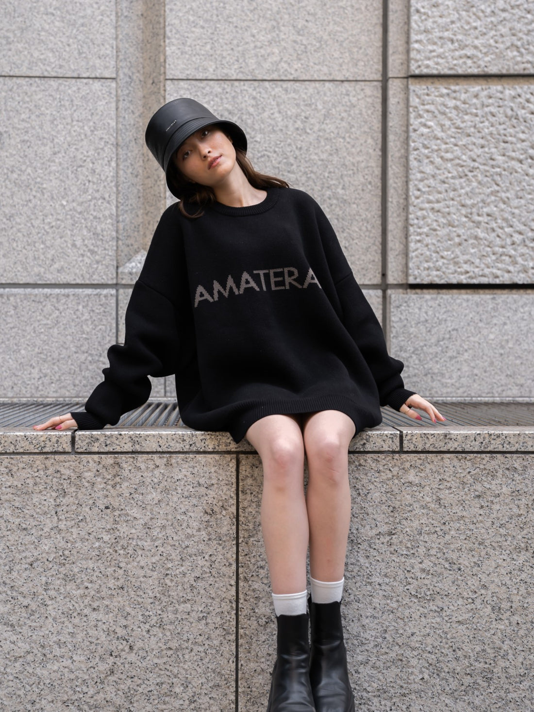 logo comfort knit sweater