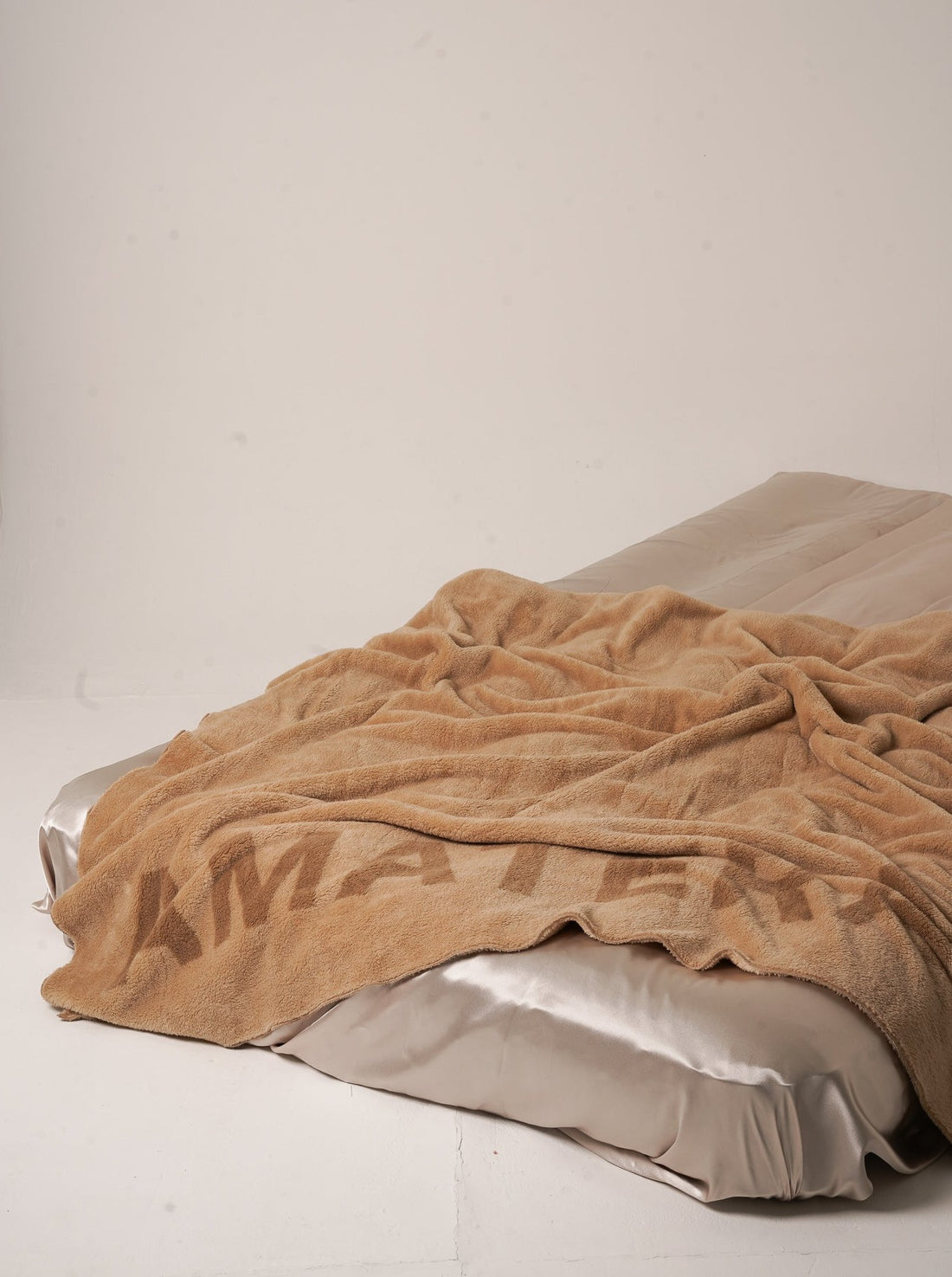 soft warm blanket / 胡桃(beige)