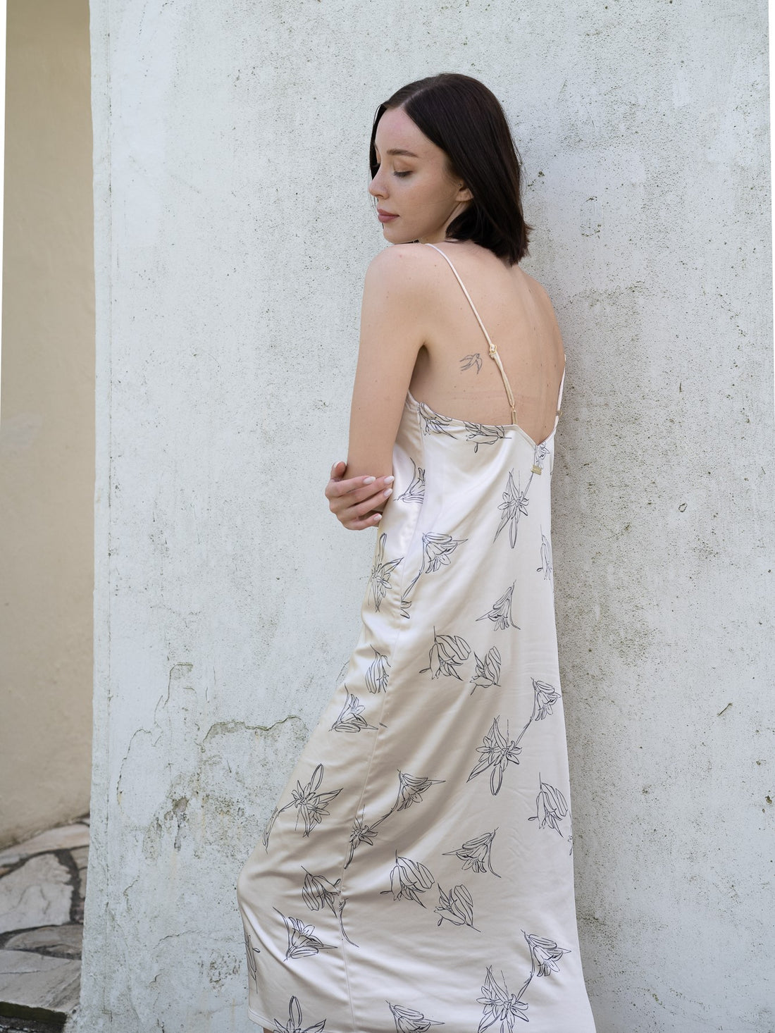 rich satin dress / 白花 (ivory)