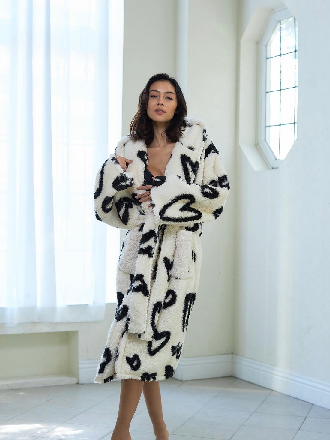 lightweight luxe fur robe / 白(white/heart print)