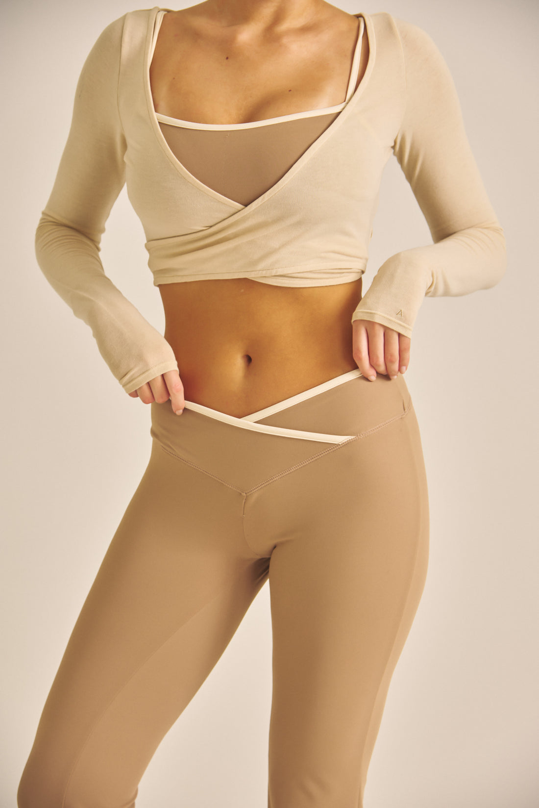 【COMING SOON】Maple Curve Flare Leggings / 白茶(beige)