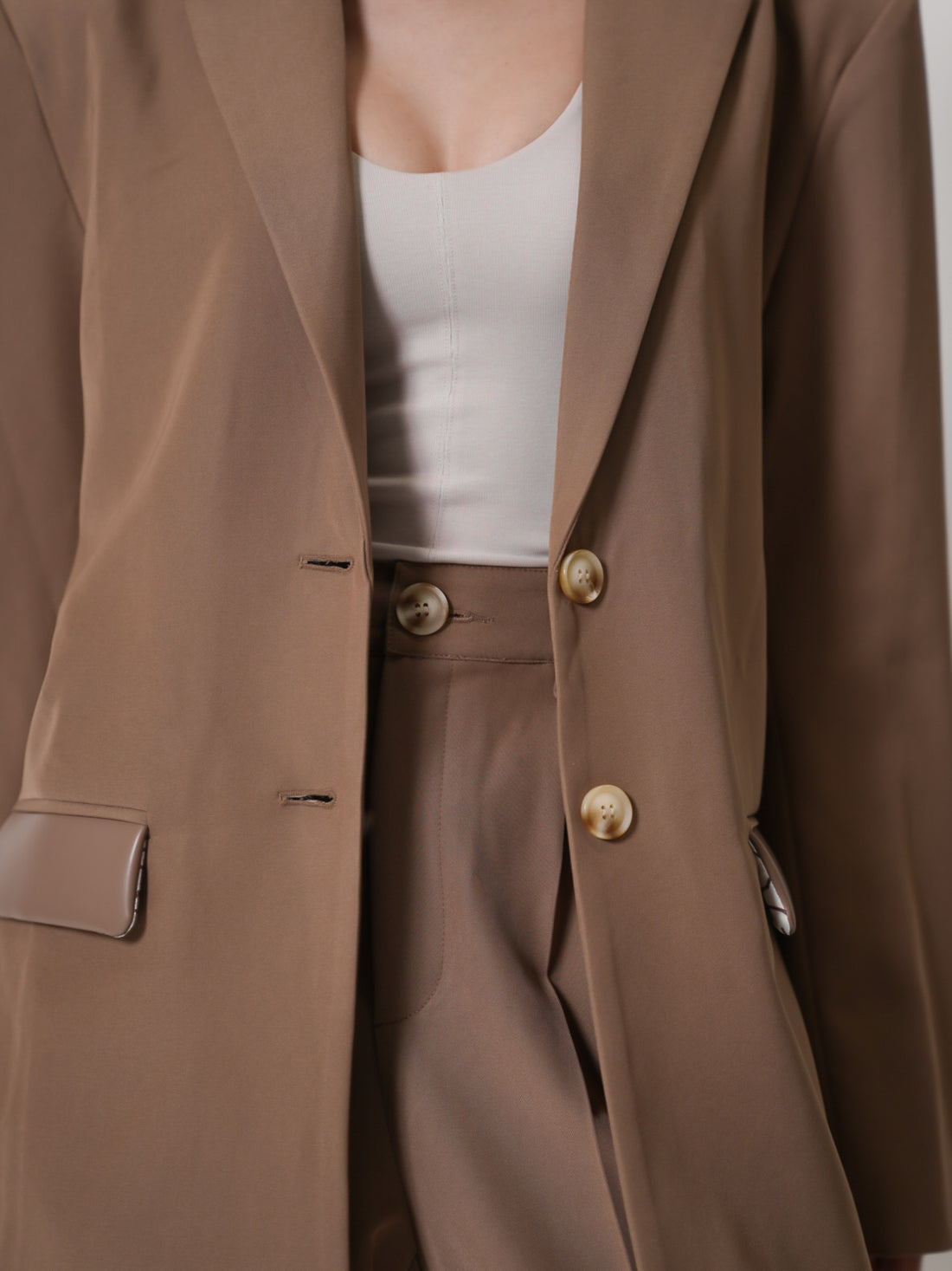 luxe padded blazer jacket / beige
