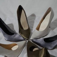 satin wrapped style up heels / gray